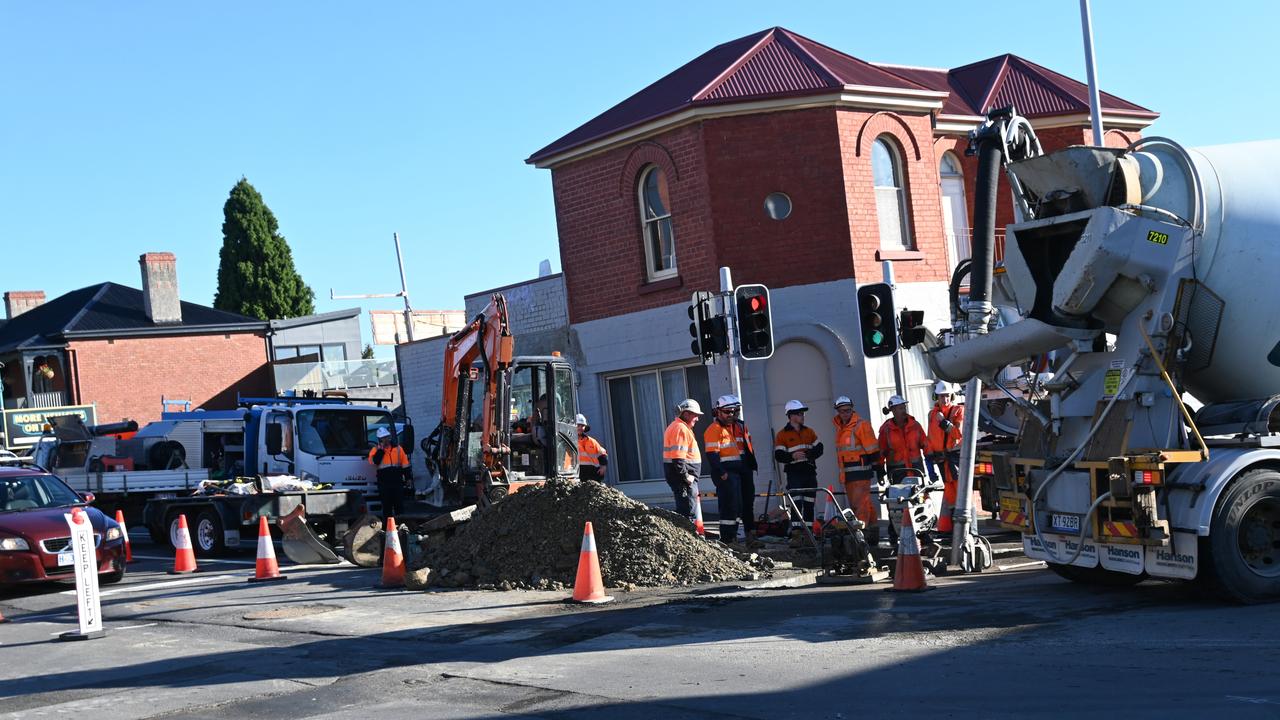 A water pipe burst in North Hobart. Photo: Kenji Sato