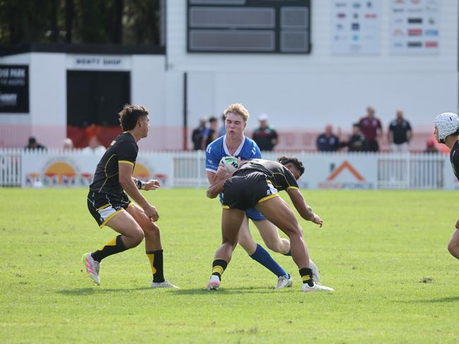 St Dominic's College (Blue) v Bass Hill HS. Picture: Tim Hunter.