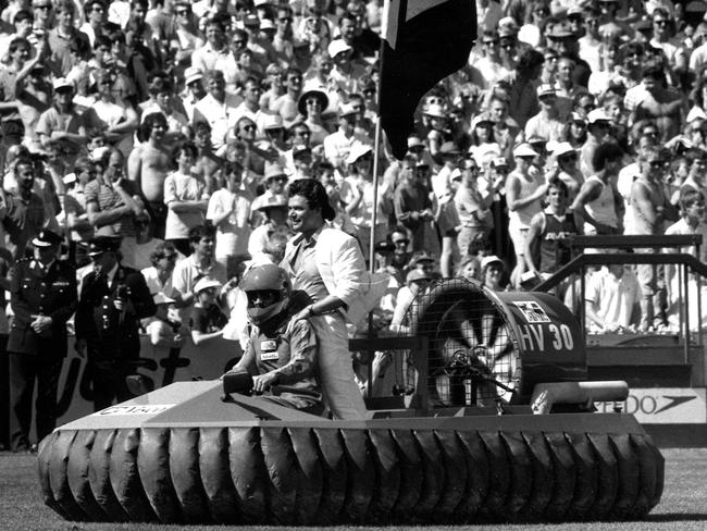 The Blues and hovercrafts have a long history ... here’s Daryl Somers, as part of the pre-match entertainment, before the 1987 Grand Final.