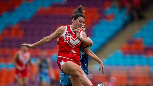 Maya Netherway in the Waratah vs Darwin Buffettes 2023-24 NTFL women's elimination final. Picture: Pema Tamang Pakhrin