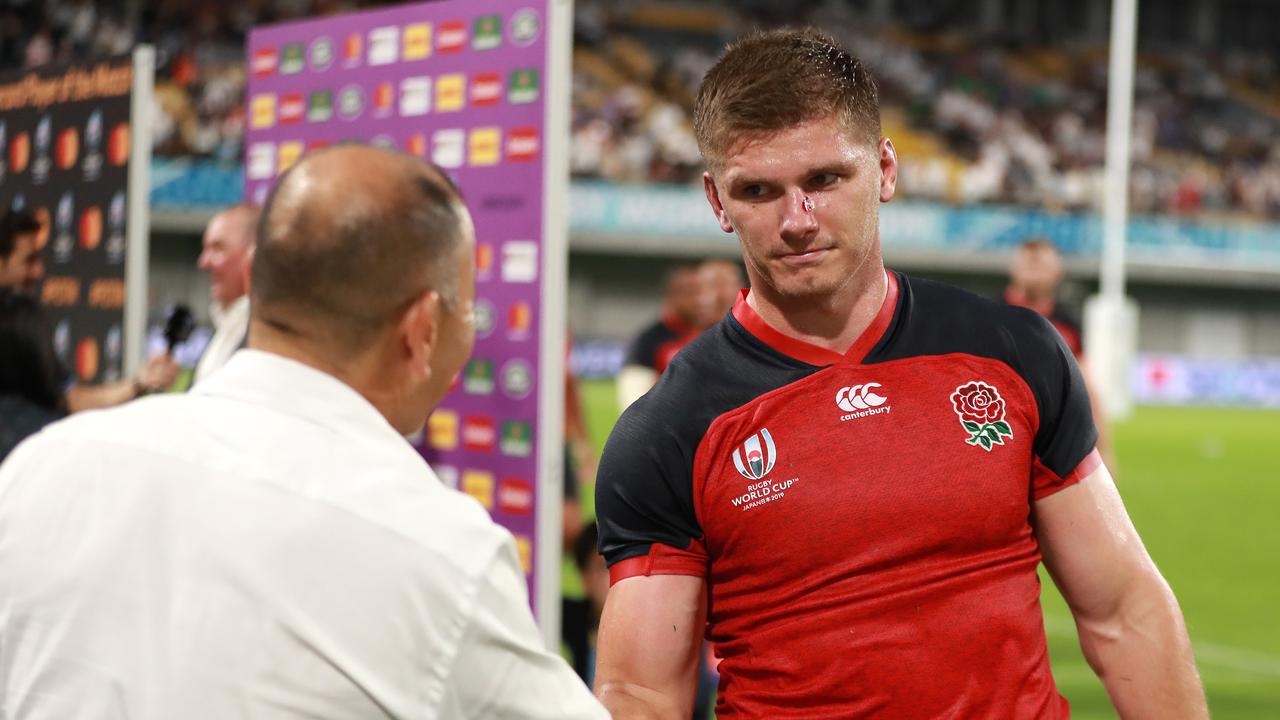 Owen Farrell shakes hands with Eddie Jones. (Photo by David Rogers/Getty Images)