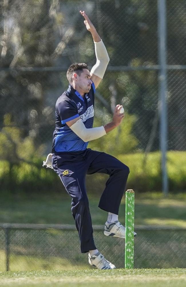 Nick Boland bowling for. Prahran. Picture: Valeriu Campan