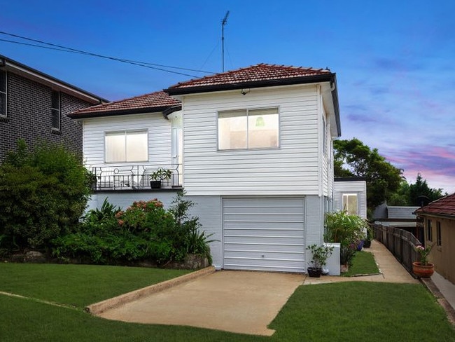 16 Oceana St East, Dee Why sold for $1,435,000 to a young couple.