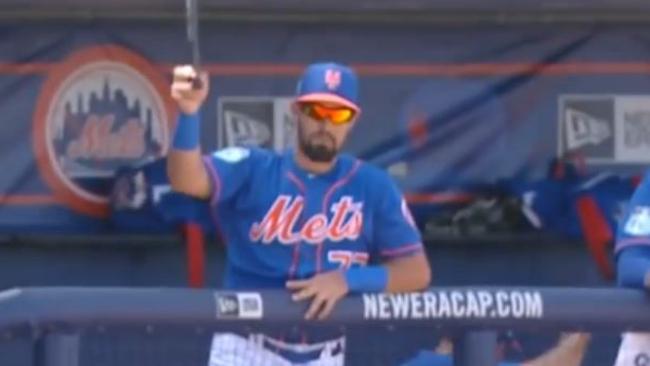New York Mets prospect Luis Guillorme shows off ninja reflexes with  impressive bat catch