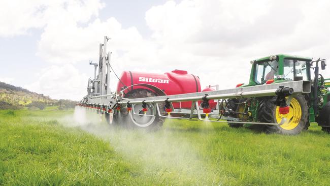 SILVAN 2500L PASTURE SPRAYER