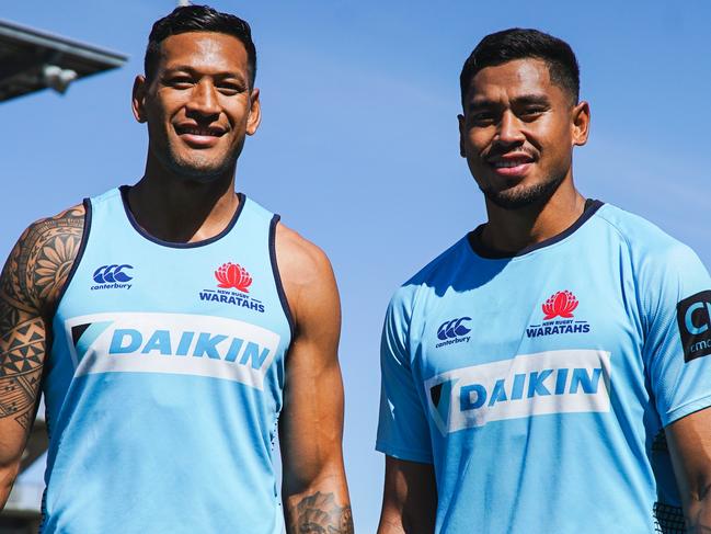 A supplied image obtained on Thursday, March 28, 2019, shows Israel Folau (left) and his brother John ahead of their game together at the Waratahs for the first time against the Sunwolves. (AAP Image/NSW Rugby Union, Julius Dimataga) NO ARCHIVING, EDITORIAL USE ONLY