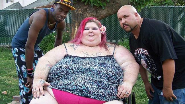 Men pay me to squash them': The supersize 'stuffers' who get fat for cash -  and show off their rolls on the internet