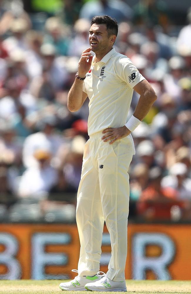 Anderson and Broad struggled to utilise any pace and bounce in the WACA deck