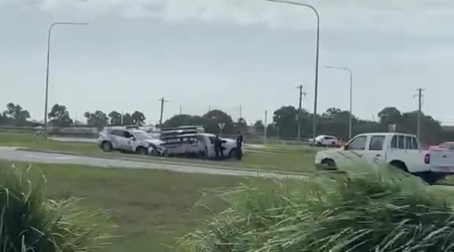 Police corner stolen car on Mackay Bucasia Rd