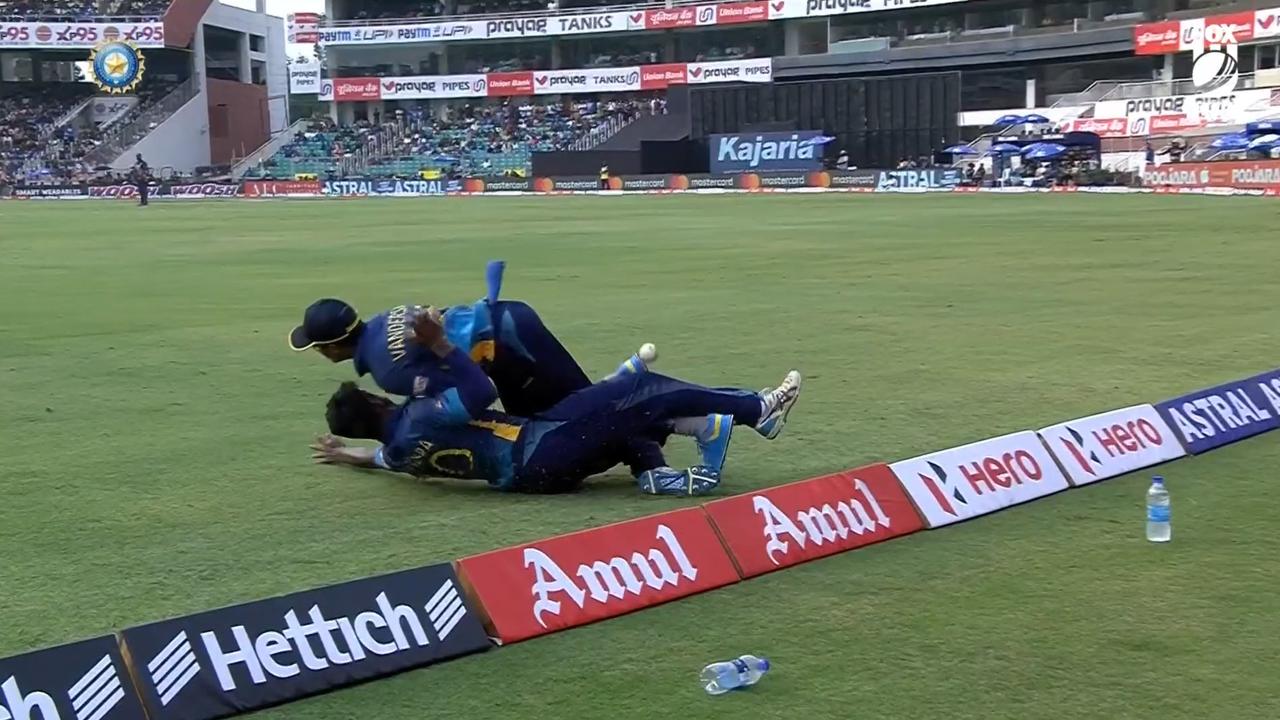 Sri Lanka vs India ODI, Jeffrey Vandersay bertabrakan dengan Ashen Bandara, video, insiden, berita, cedera