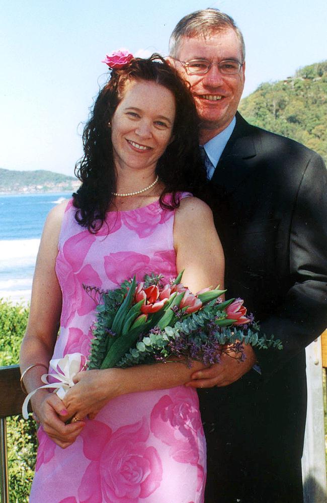 Belinda Kinross of Woy Woy and John Bond of Ipswich (QLD) on their wedding day Picture: Mark Scott