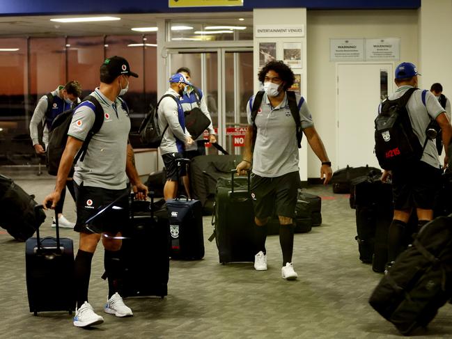 The New Zealand Warriors arrive at Tamworth airport on Sunday for self-isolation. Picture: Darren Pateman