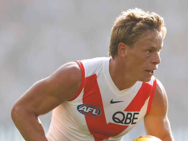 Isaac Heeney was one of the few Swans who got their hands dirty. Picture: Michael Willson/AFL Photos via Getty Images)