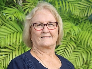 Charters Towers Regional Council Mayor Liz Schmidt handed over ownership of Big Rocks Weir to the state government. Picture: Supplied.