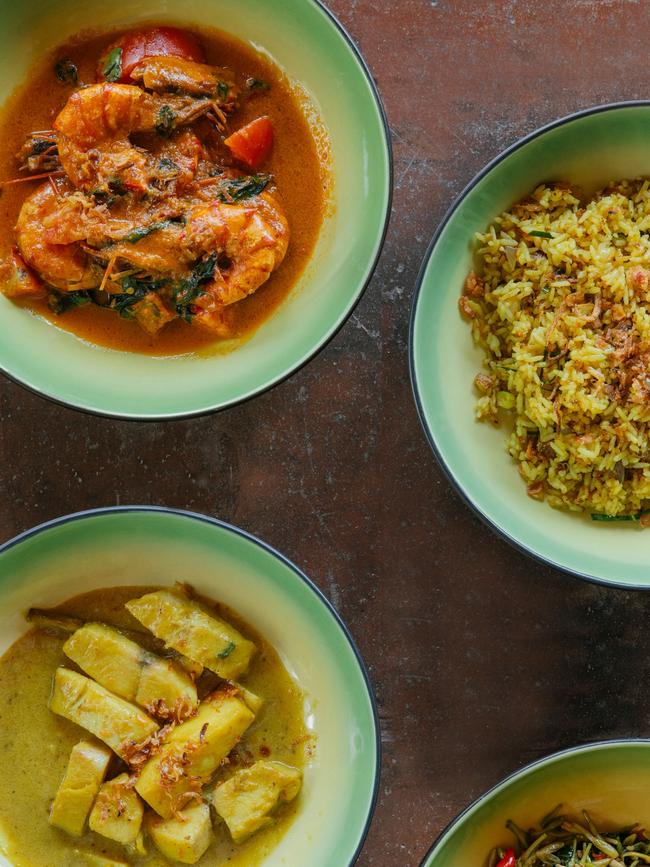 Sticky rice with prawns and fish.