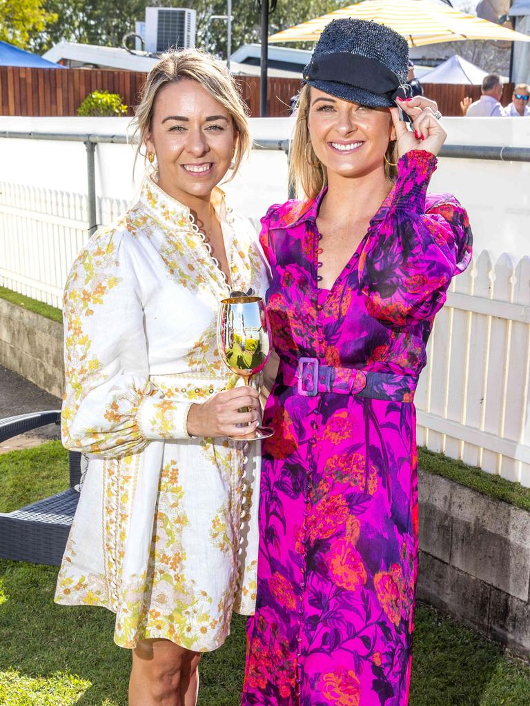 Melbourne Cup at Doomben Racecourse, Brisbane: Fashions On The Field ...