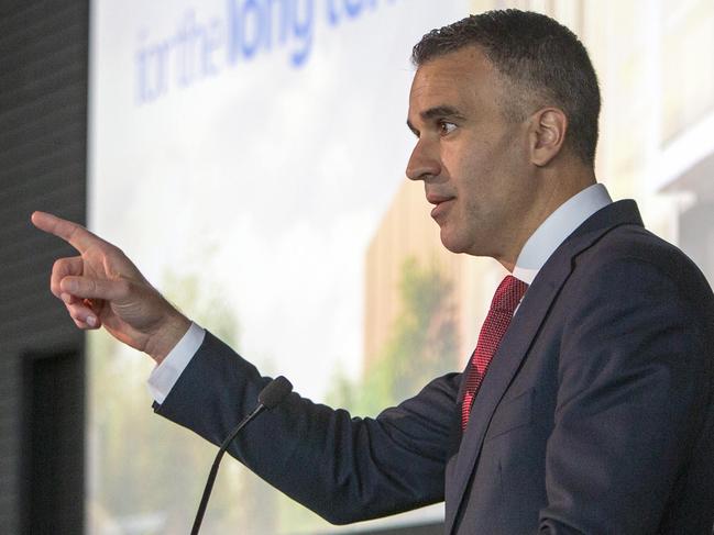 ADELAIDE, AUSTRALIA - NewsCorp Photos SEPTEMBER 27, 2022: SA Premier Peter Malinaukas announces new plans for the Women's and Children's Hospital location at a media lock up at the Adelaide Convention Centre. Picture: NCA NewsWire / Emma Brasier