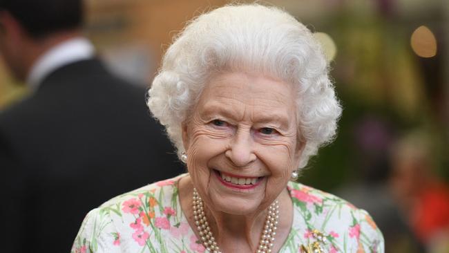 Queen Elizabeth has cancelled a planned trip to Northern Ireland on medical grounds.