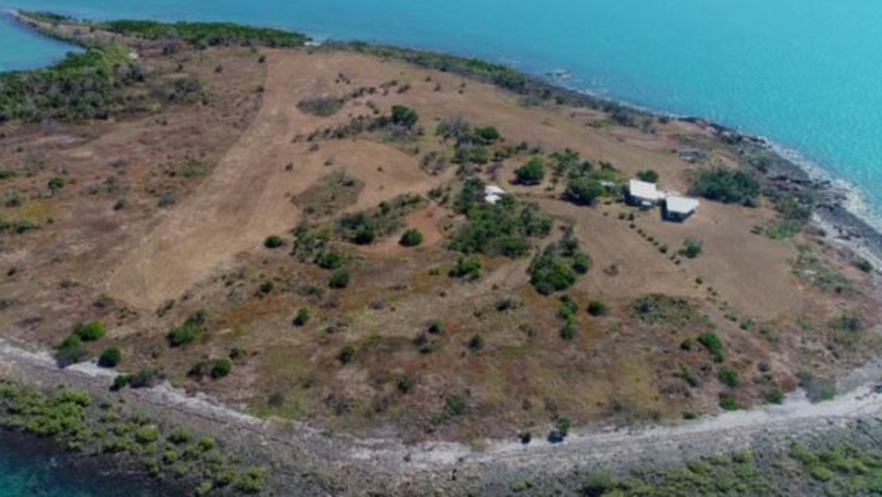 A stunning private island located in Queensland‘s Whitsundays is on the market for just under $1 million.