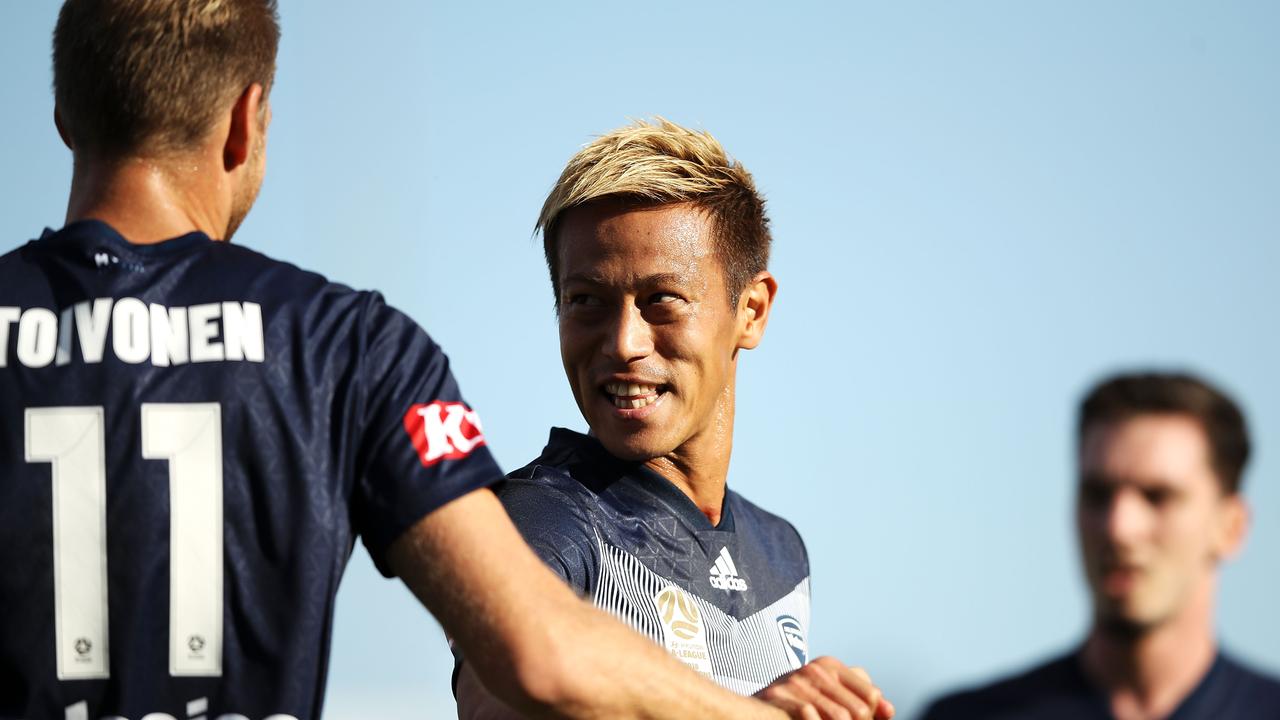 Keisuke Honda scored from the spot to put Victory in front.