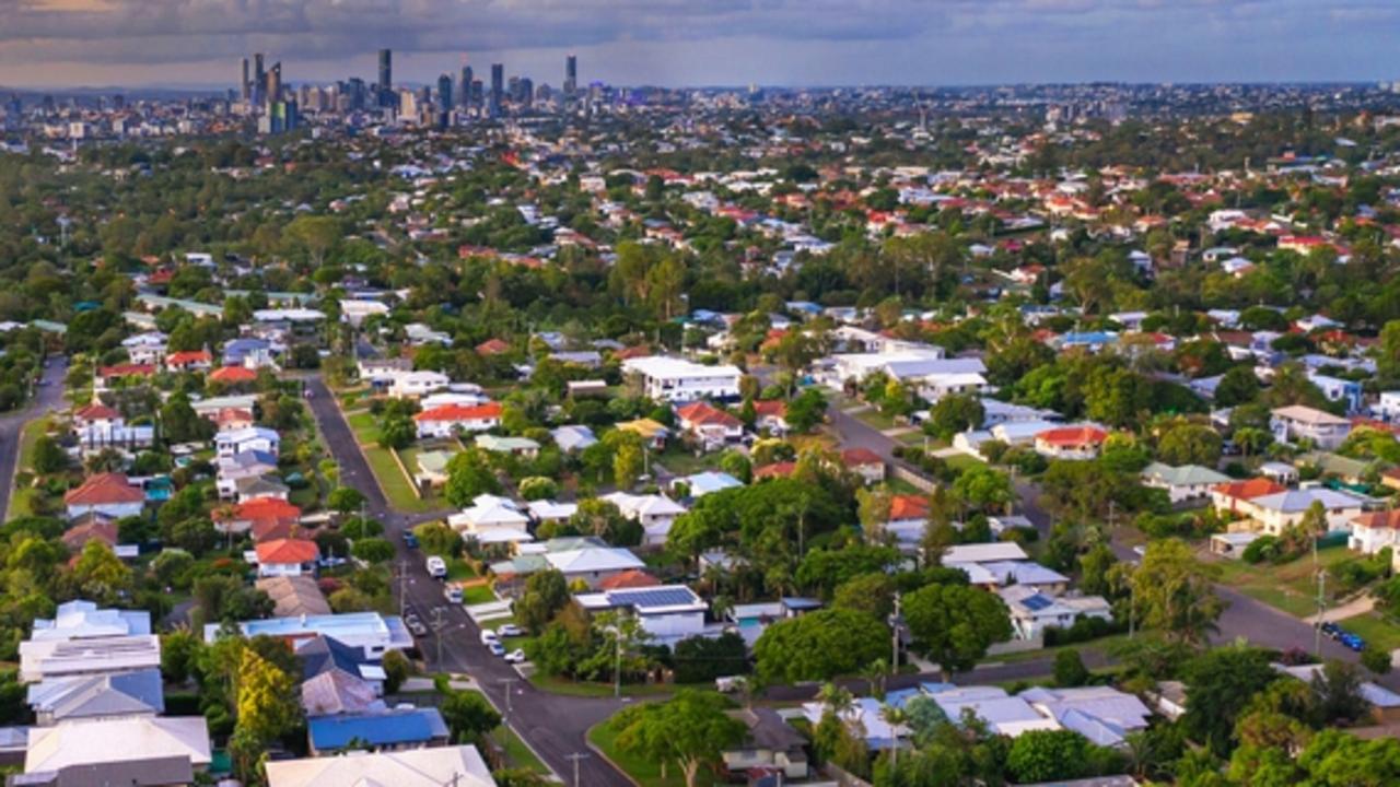 Holland Park is handy to the CBD.