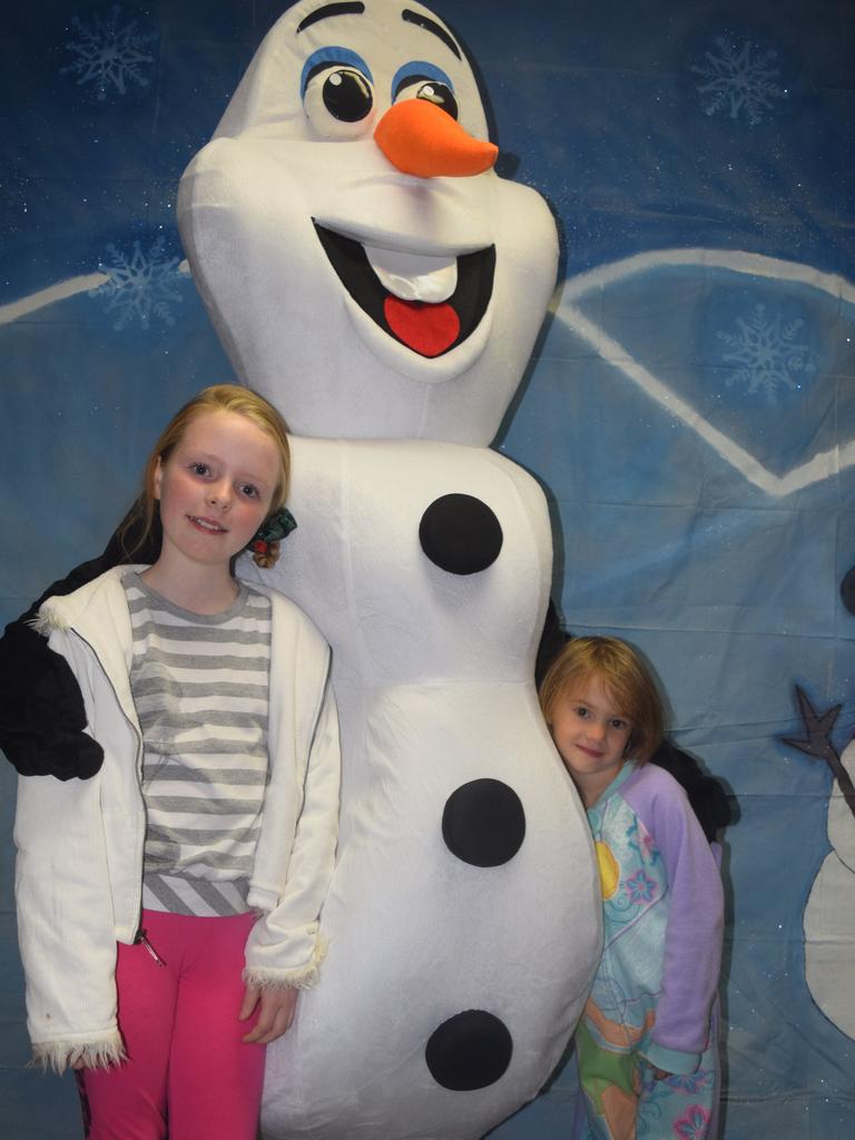 Jade Madsen and Erin O'Dea at the Blue Light Disco. Photo: Alex Nolan / Stanthorpe Border Post