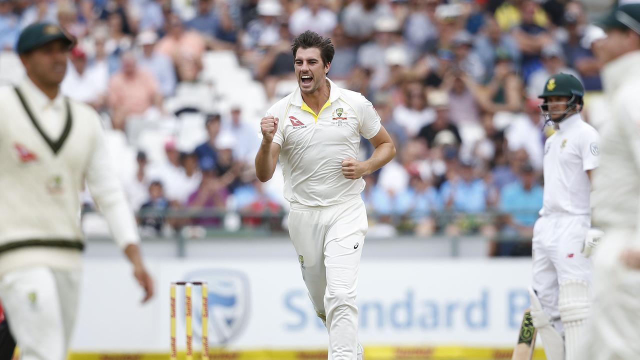 Australian bowler Pat Cummins (C) raised some eyebrows with his comments on Virat Kohli. Picture: AFP