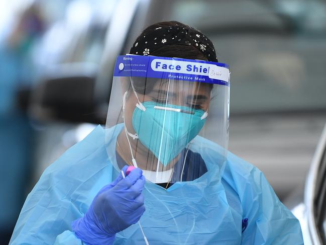 SYDNEY, AUSTRALIA - NCA NewsWire Photos NOVEMBER, 20, 2020: Health workers conduct COVID-19 testing at Bondi Beach in Sydney. Picture: NCA NewsWire/Joel Carrett