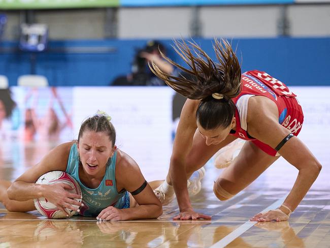 Maddy Proud of the Swifts and Amy Parmenter of the Mavericks collide. Picture: Getty Images