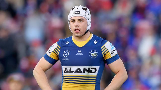 NEWCASTLE, AUSTRALIA - JUNE 06: Reed Mahoney of the Eels during the round 13 NRL match between the Newcastle Knights and the Parramatta Eels at McDonald Jones Stadium, on June 06, 2021, in Newcastle, Australia. (Photo by Ashley Feder/Getty Images)