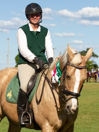 5th place in the PQC State Showjumping Championships 13 and Under 26 70cm class.