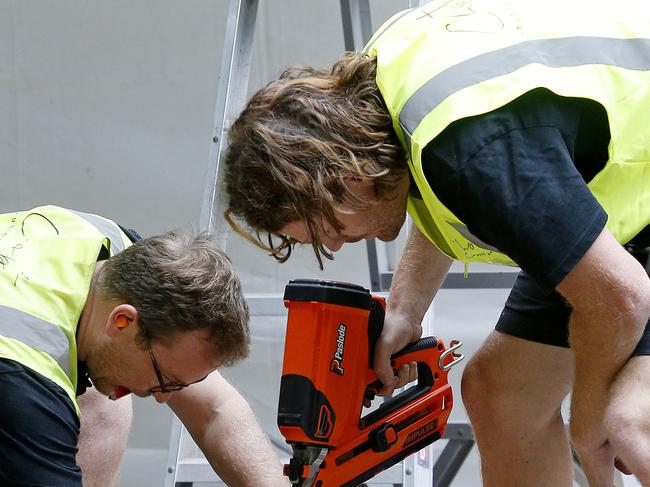 SYDNEY, AUSTRALIA - NewsWire Photos OCTOBER 16 , 2024: Generic Photos of Workers at Work. Carpenters. Picture: NewsWire / John Appleyard