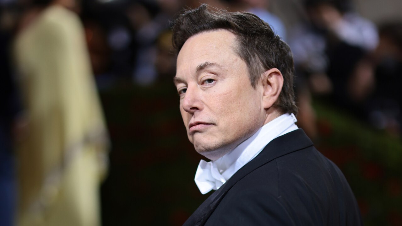 Elon Musk defends Twitter staff lay-offs