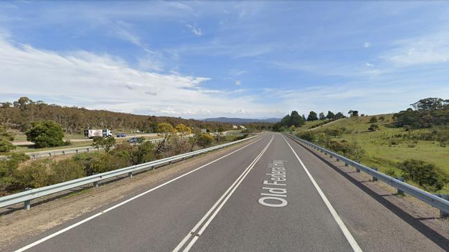 A motorist has died after colliding head-on with a truck on the Federal Hwy near Bywong, north of Canberra. Picture: Google