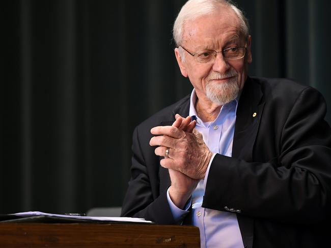 Former Australian foreign minister Gareth Evans seen onstage ahead of delivering the annual Tom Uren AC Lecture at Petersham Town Hall in Sydney, Sunday, December 2, 2018. (AAP Image/Joel Carrett) NO ARCHIVING