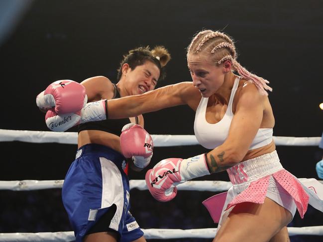 Ebanie Bridges nails Mahiecka Pareno on the Tszyu-Vassell card at Sydney’s Horden Pavilion. Picture: Brett Costello