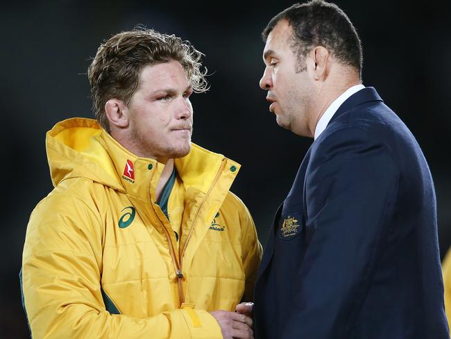 AUCKLAND, NEW ZEALAND - AUGUST 25:  Head Coach Michael Cheika of the Wallabies consoles Michael Hooper after The Rugby Championship game between the New Zealand All Blacks and the Australia Wallabies at Eden Park on August 25, 2018 in Auckland, New Zealand.  (Photo by Anthony Au-Yeung/Getty Images)