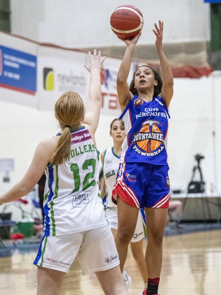 Jorga Bolton, Mountaineers. QSL basketball, Mountaineers vs Gold Coast Rollers. Friday, June 18, 2021. Picture: Nev Madsen.
