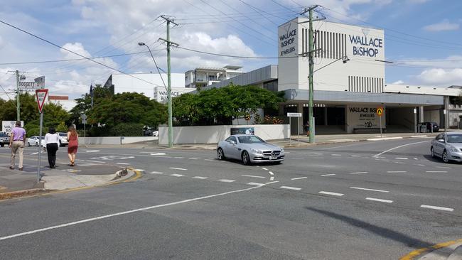 The Doggett St/Commercial Rd intersection in Newstead will be upgraded with traffic lights and signal-controlled pedestrian crossings. Photo: Kristy Muir