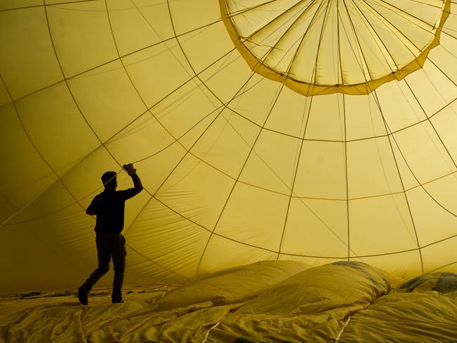 The incident is not the first time two hot air balloons have collided in Alice Springs. Picture: Finnbarr Webster/Getty Images.