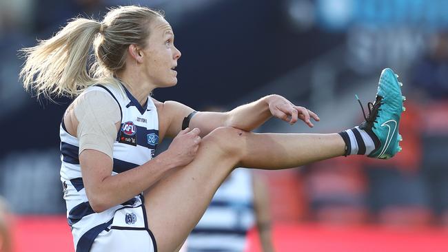 Geelong’s Phoebe McWilliams in action West Coast Eagles at GMHBA Stadium in Round 5, 2022. Photo by Michael Klein