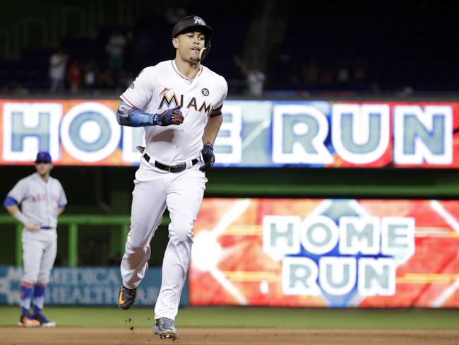 Giancarlo Stanton laid down the law to Derek Jeter to force trade