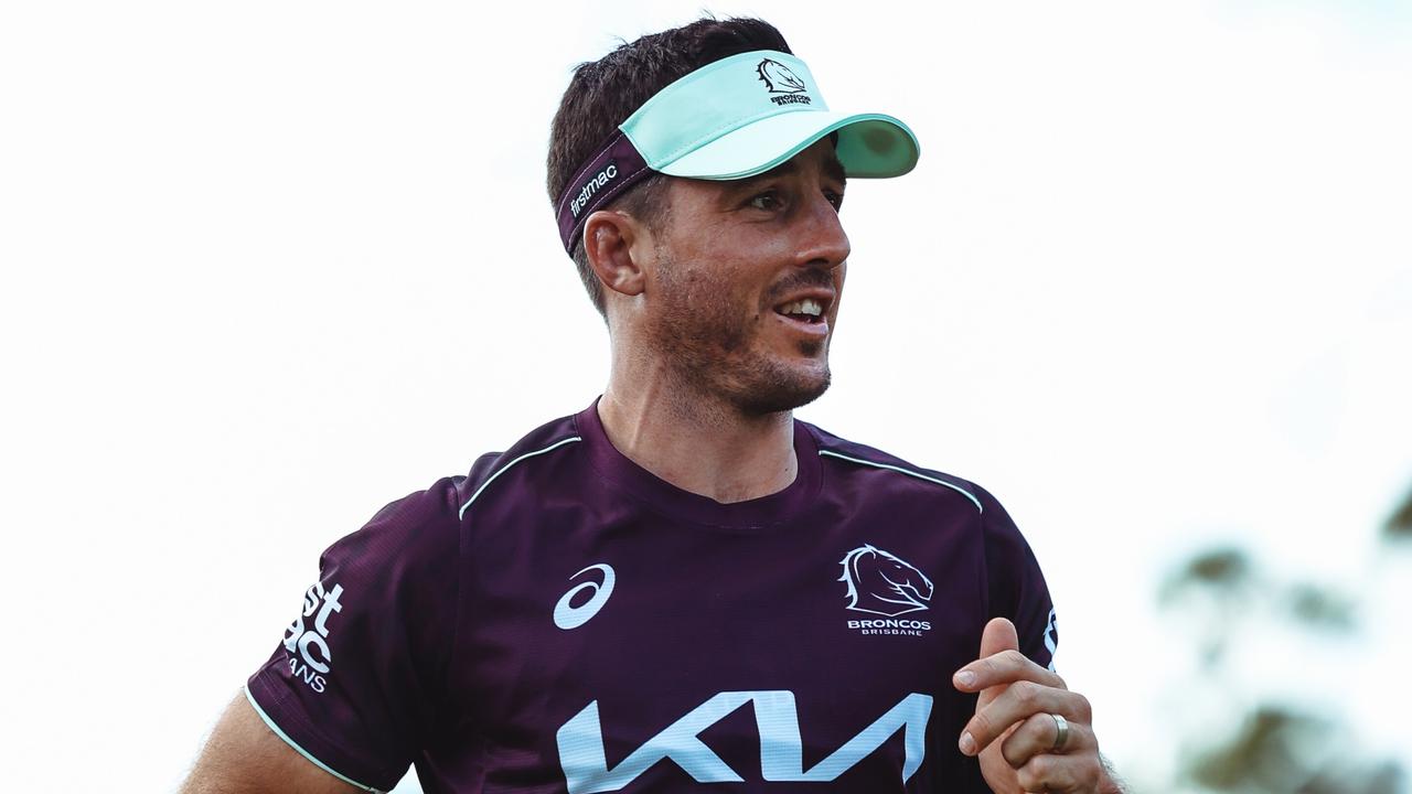 NRL 2025: Ben Hunt's Return to Broncos and Departure from Dragons What Position Will He Play Under Michael Maguire?