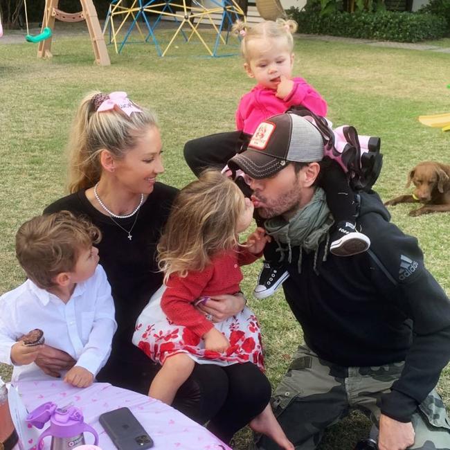 Iglesias and Kournikova share three children. Picture: Instagram