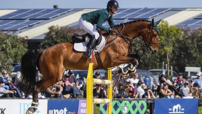 Emily Hovell and her horse Yalambi's Finnigan. Picture: Valeriu Campan