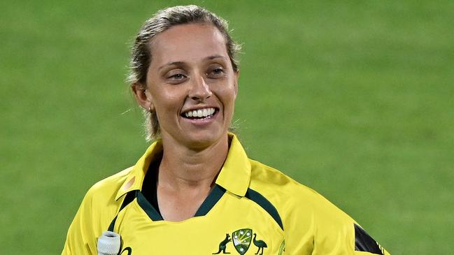 HOBART, AUSTRALIA - JANUARY 26: Ashleigh Gardner of Australia celebrates the win during game two of the T20 International series between Australia and Pakistan at Blundstone Arena on January 26, 2023 in Hobart, Australia. (Photo by Steve Bell/Getty Images)