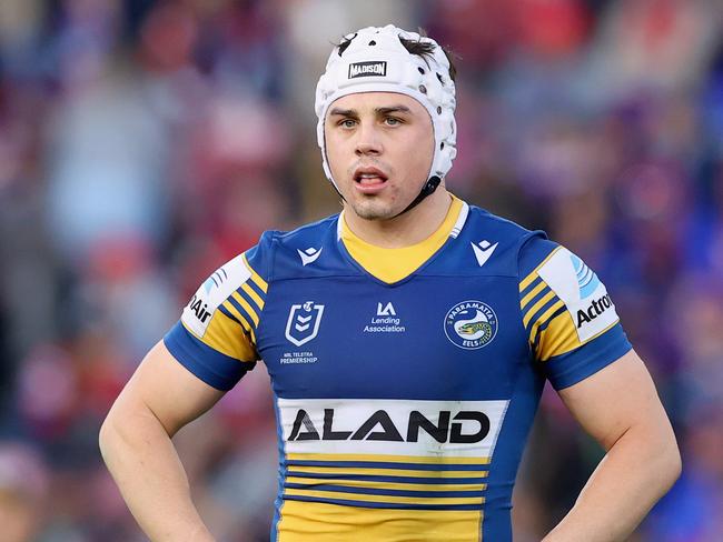 NEWCASTLE, AUSTRALIA - JUNE 06: Reed Mahoney of the Eels during the round 13 NRL match between the Newcastle Knights and the Parramatta Eels at McDonald Jones Stadium, on June 06, 2021, in Newcastle, Australia. (Photo by Ashley Feder/Getty Images)