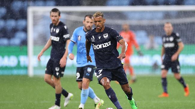 Victory star Nani dribbles the ball during the ‘Big Blue’ at Allianz Stadium. Picture: Cameron Spencer/Getty Images