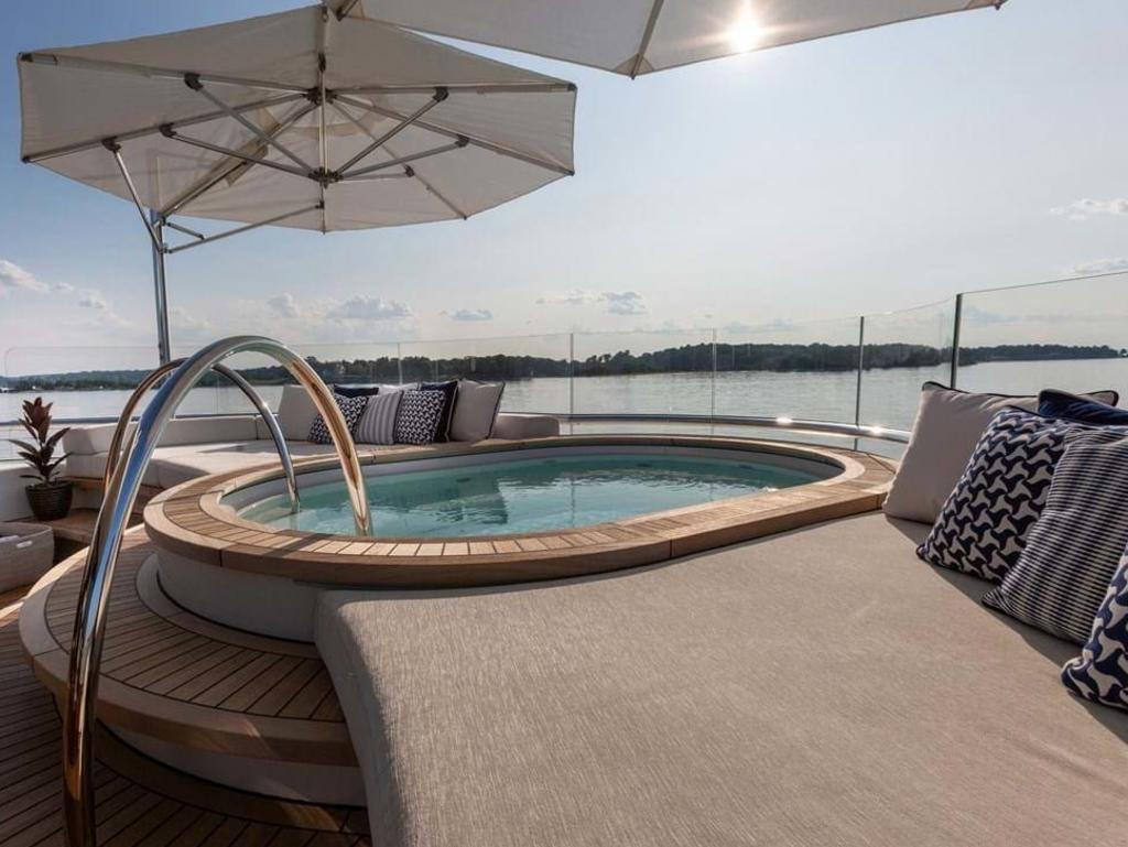 The deck top jacuzzi on the stunning Hasna.