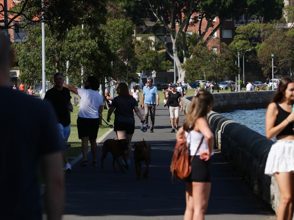 Sydney residents are pictured ignoring social distancing in Sydney exercising and taking selfies as COVID-19 slowly tightens its grip. Picture: Matrix